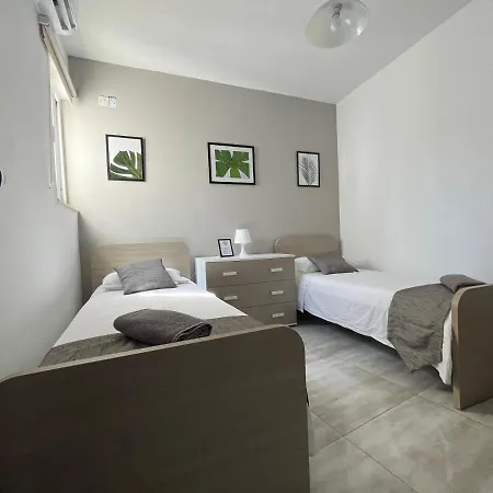 F6 2, Private Two Single Beds Shared Bathroom In Shared Flat Msida