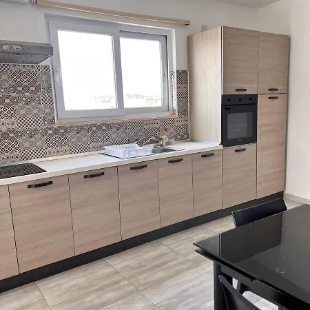 F6 2, Private Two Single Beds Shared Bathroom In Shared Flat Habitación en casa particular Msida