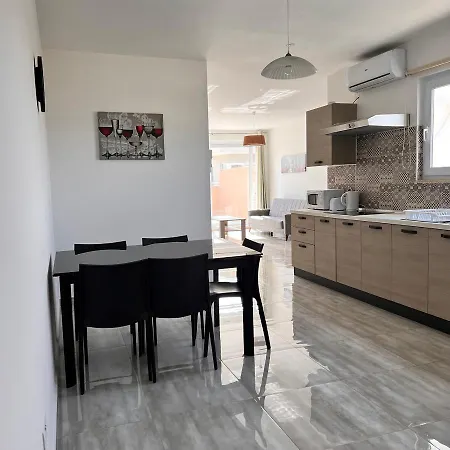 F6 2, Private Two Single Beds Shared Bathroom In Shared Flat Habitación en casa particular *
