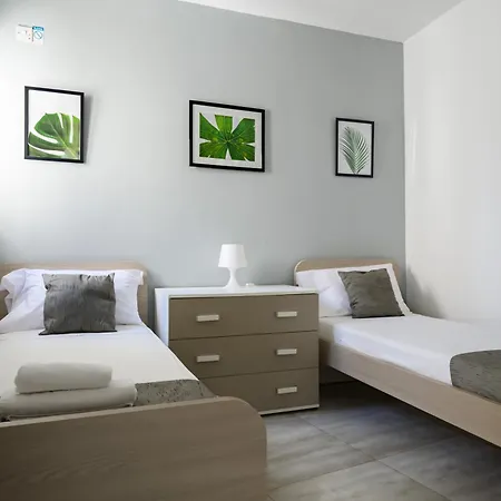 F6 2, Private Two Single Beds Shared Bathroom In Shared Flat Msida