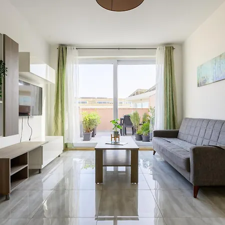 Habitación en casa particular F6 2, Private Two Single Beds Shared Bathroom In Shared Flat Msida
