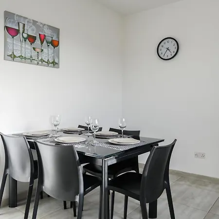 F6 2, Private Two Single Beds Shared Bathroom In Shared Flat Habitación en casa particular *