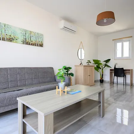 F6 2, Private Two Single Beds Shared Bathroom In Shared Flat Habitación en casa particular Msida