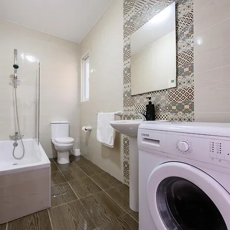F6 2, Private Two Single Beds Shared Bathroom In Shared Flat Habitación en casa particular Msida