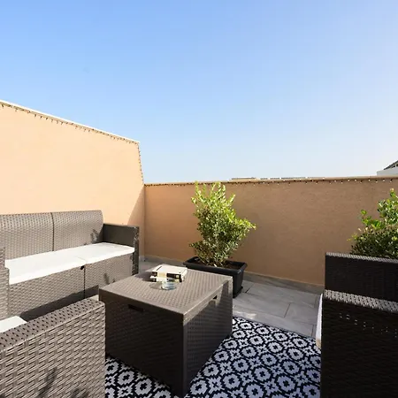 F6 2, Private Two Single Beds Shared Bathroom In Shared Flat Habitación en casa particular *