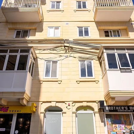 F6 2, Private Two Single Beds Shared Bathroom In Shared Flat Msida