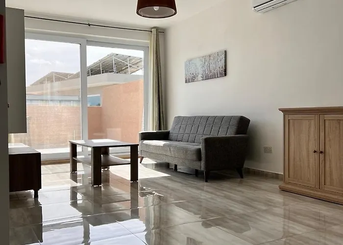 Pansiyon F6 2, Private Two Single Beds Shared Bathroom In Shared Flat *